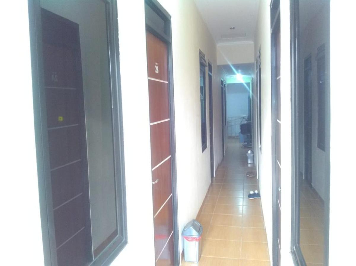 Hotel Danyshom Cikarang Exterior foto